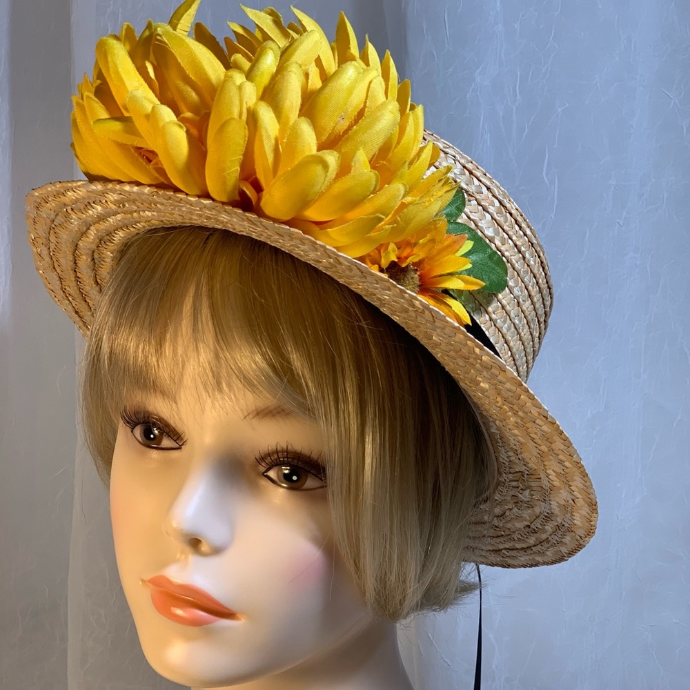 SPRING STRAW HAT WITH YELLOW FLOWERS